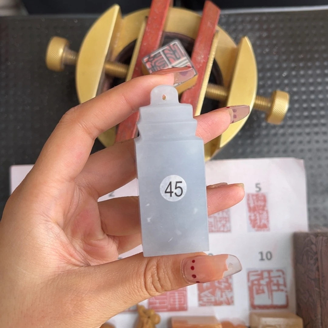 云南石禾*苗现场纯手工篆刻