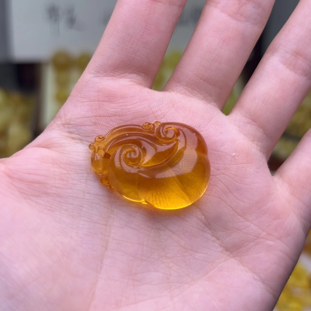 琥珀未镶嵌珠宝奇石