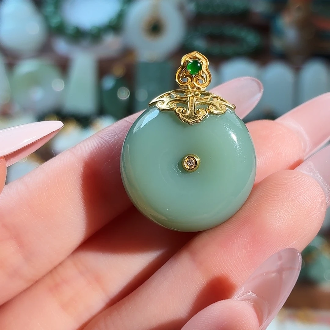 和田玉18K金镶嵌颈饰T