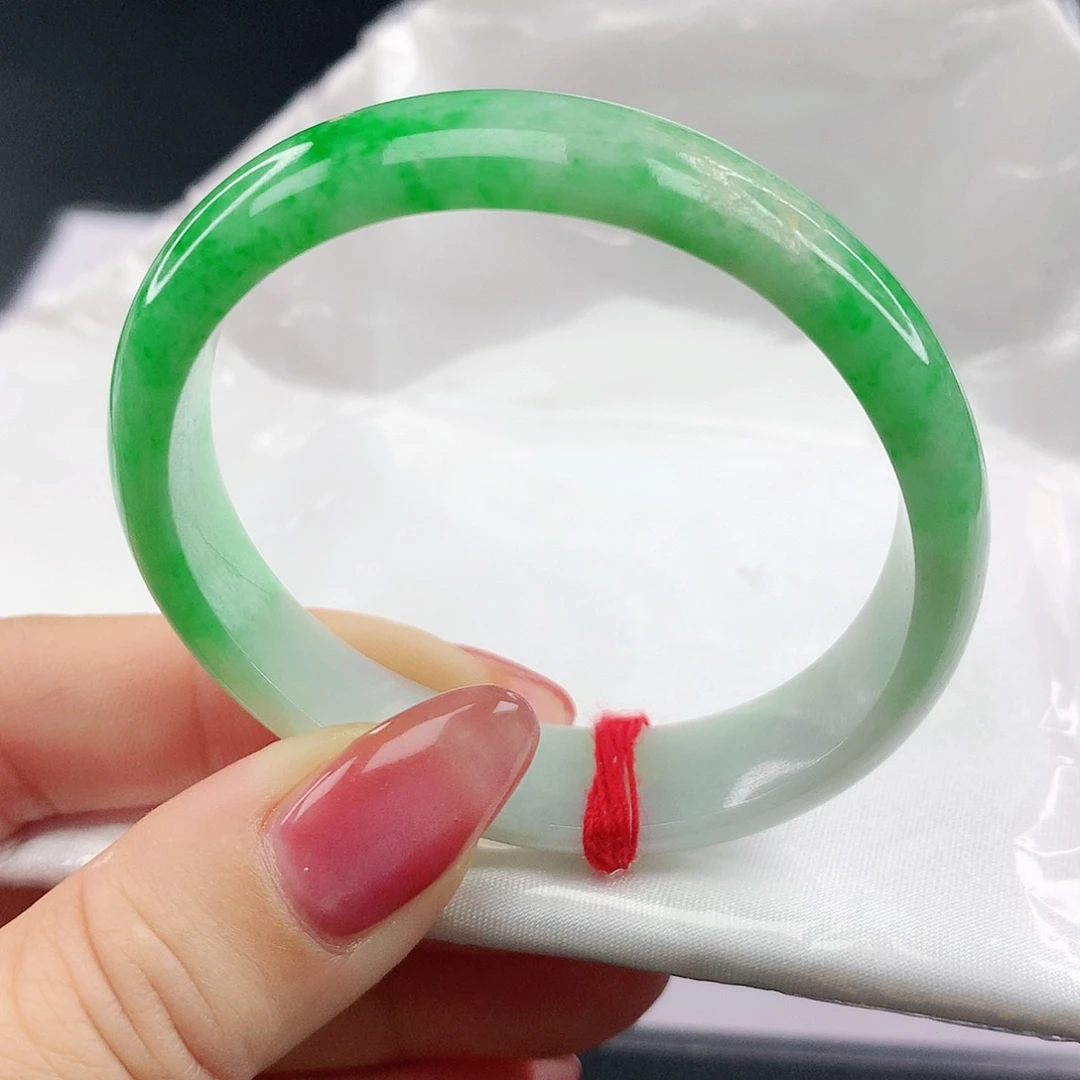 翡翠手镯未镶嵌翡翠382