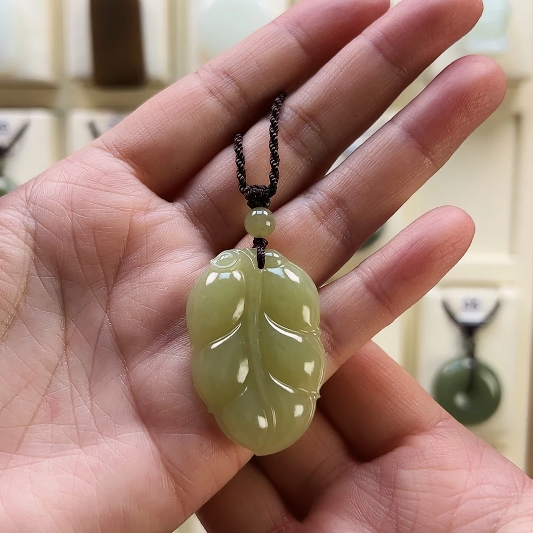 宋***卷和田玉未镶嵌颈饰