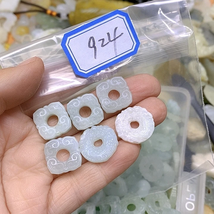 蛇纹石玉颈饰未镶嵌七**贝924
