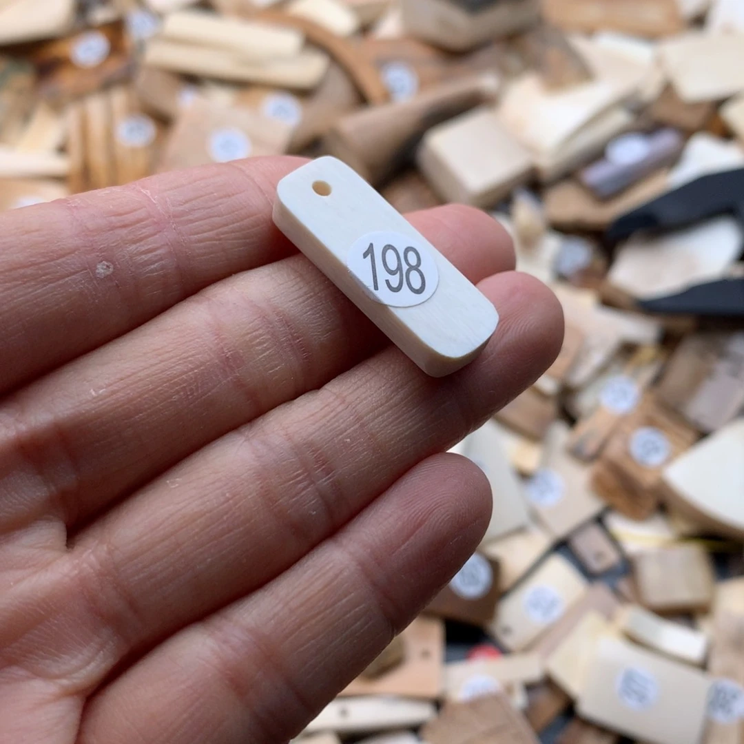 泥塑不打孔联系客服