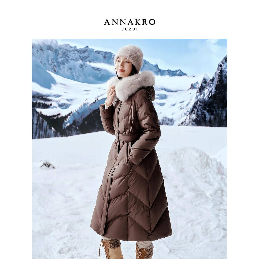 【羊羊专属】玖姿·安娜蔻KWFD03106狐狸毛领长款鸭绒羽绒服女2025冬