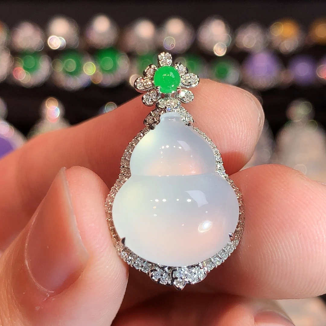 翡翠18K金镶嵌吊坠(赠链)高冰玻茅台白葫芦吊坠