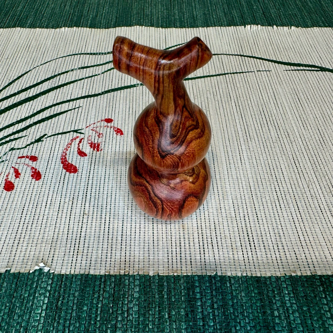 谷典海南黄花梨-葫芦摆件/手把件-鬼脸对眼精品/整料手工精磨