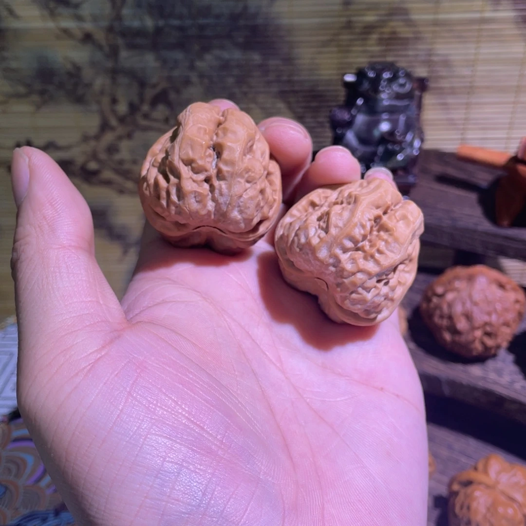 挥***遒吊坠文玩核桃蛤蟆