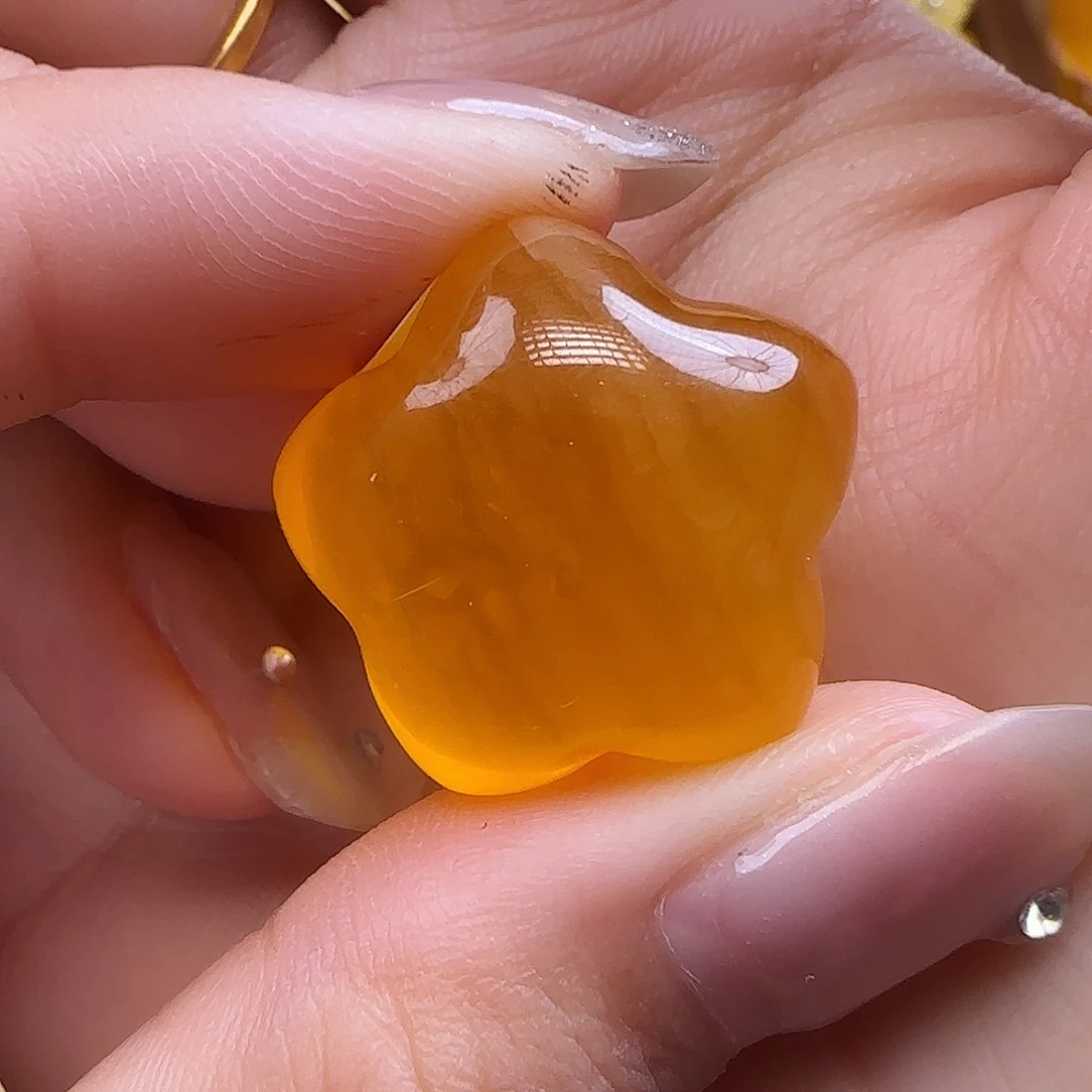 琥珀未镶嵌珠宝奇石吸**嘟蜜蜡