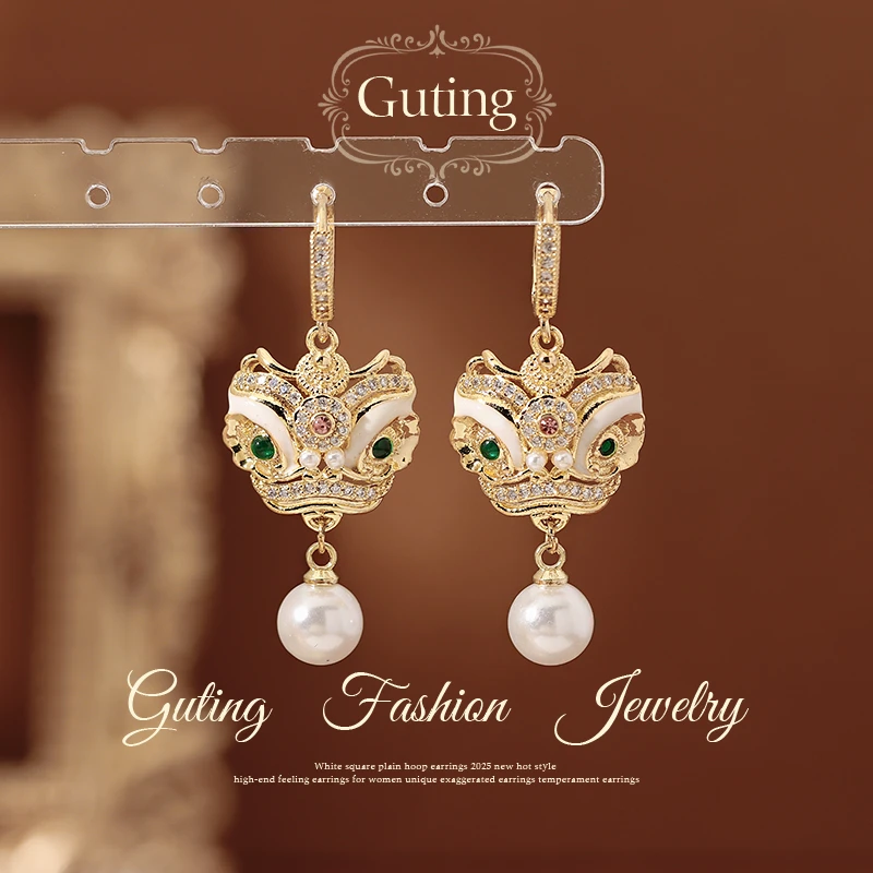 铜合金合成锆石耳饰 22556金色立体醒狮耳坠女耳环轻奢耳饰耳钉