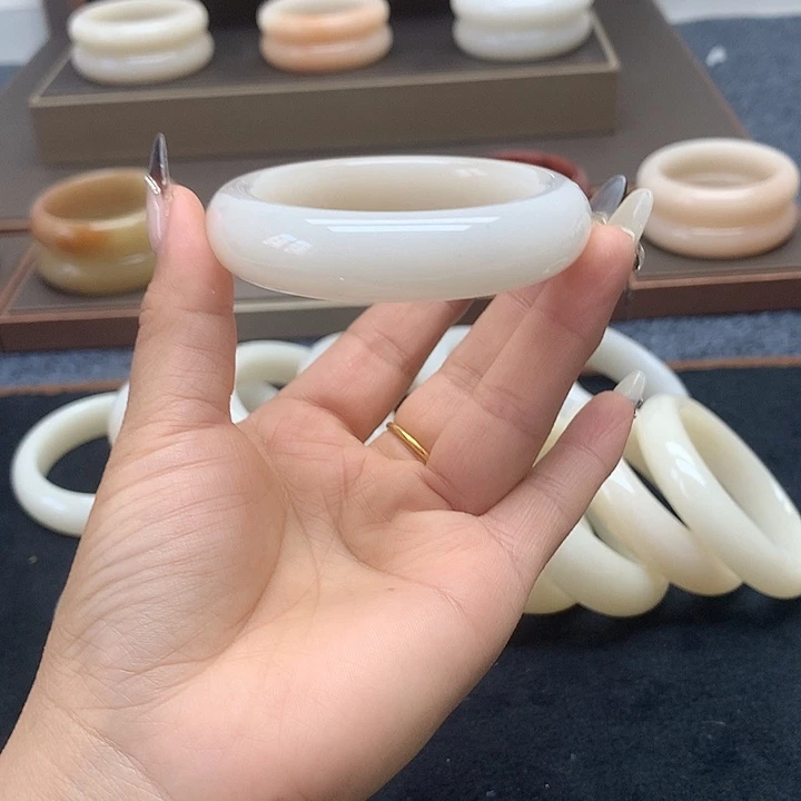 大叶紫檀（黑酸枝木类）佘太翠