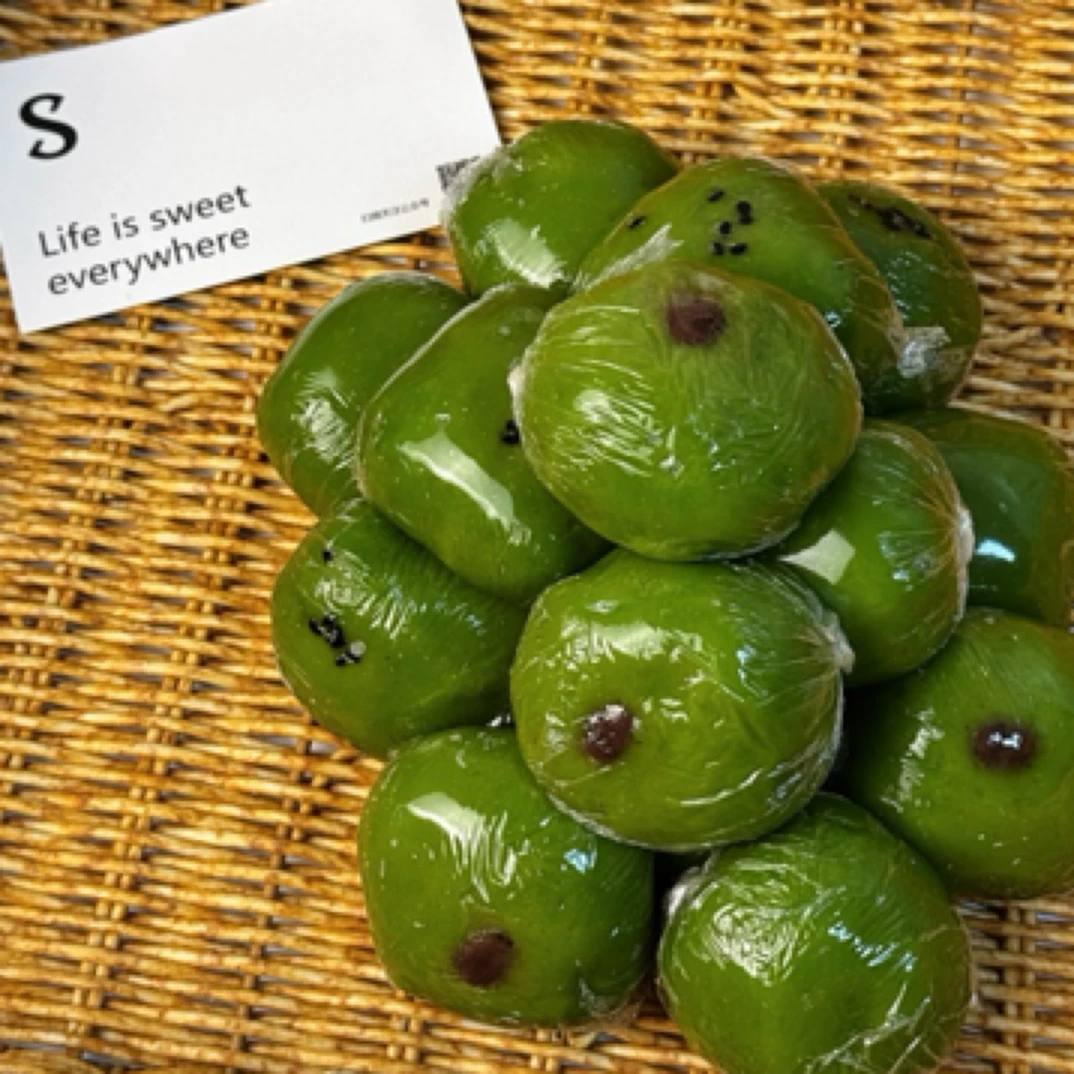 椰香黑芝麻➕豆沙玫瑰青团