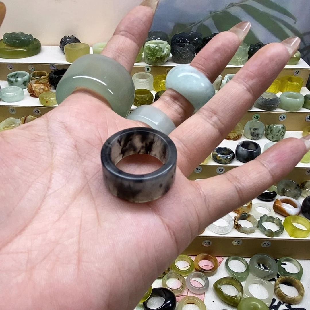 只***你岫玉未镶嵌天然玉石戒指
