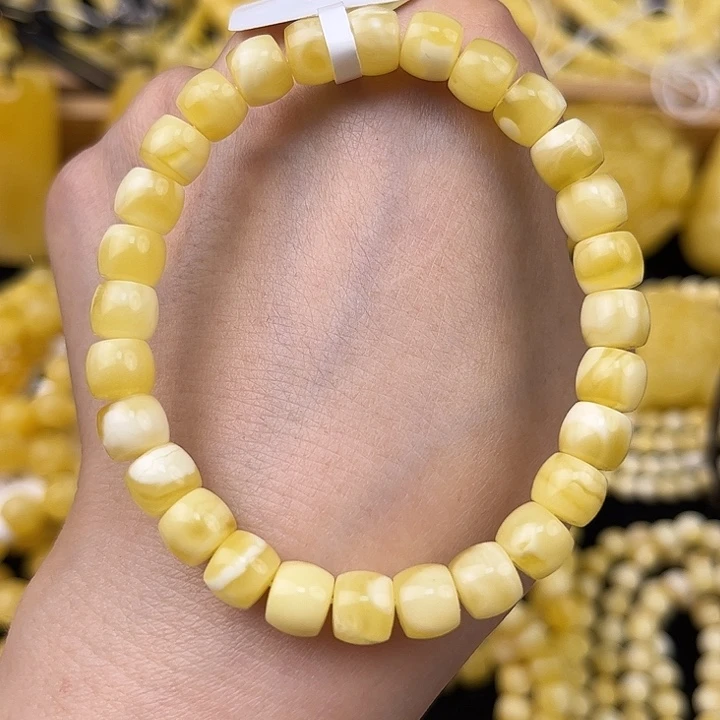 琥珀未镶嵌颈饰琥珀