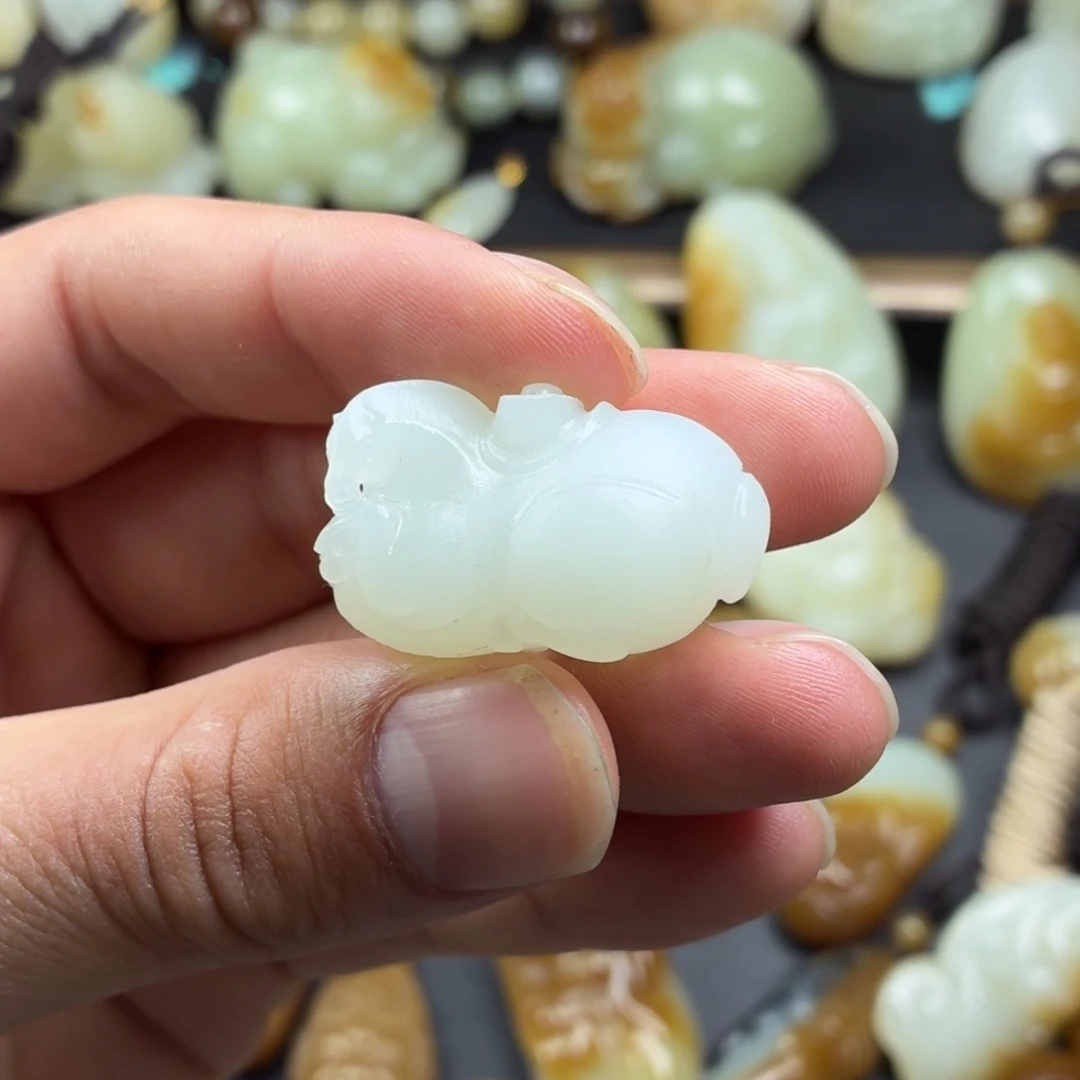 和田玉（糖玉）未镶嵌颈饰