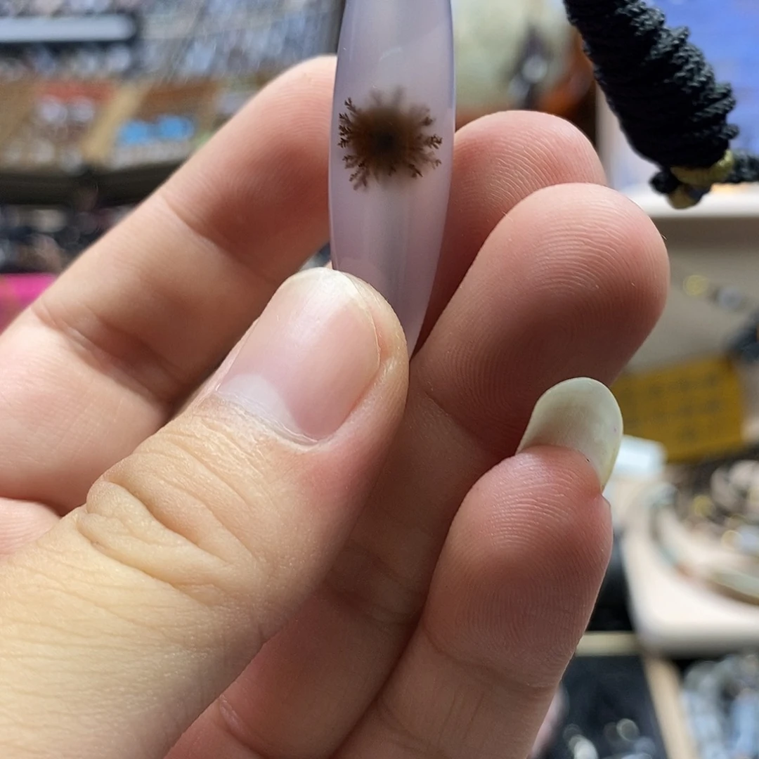 今***年玛瑙/玉髓颈饰未镶嵌