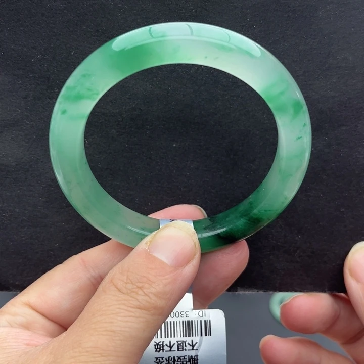 石英质玉未镶嵌手镯53/54