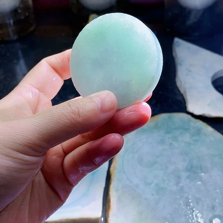 翡翠未镶嵌颈饰毛料64