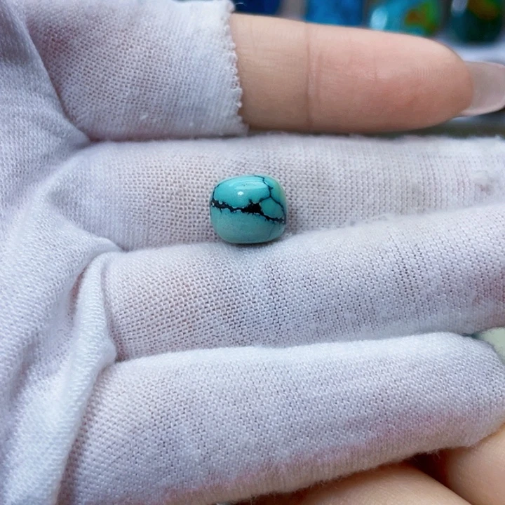 绿松石未镶嵌饰品