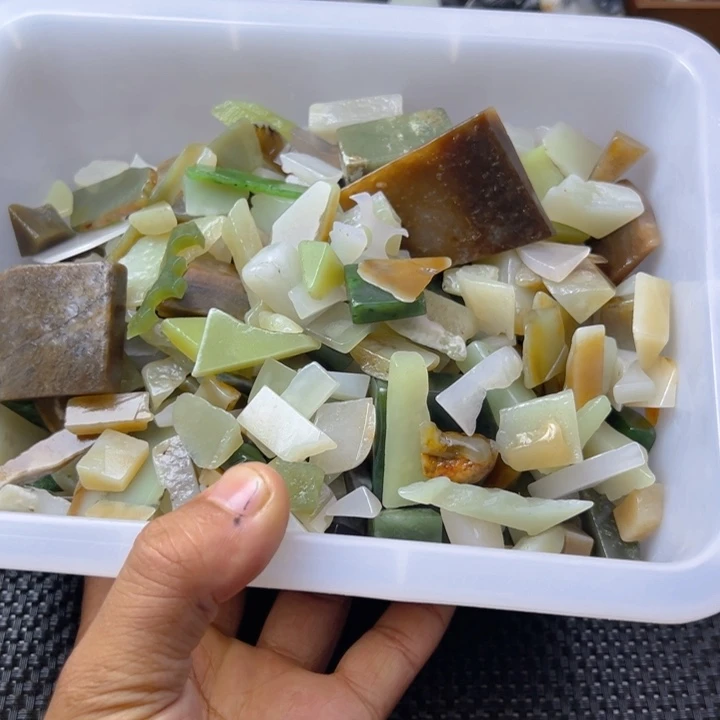 山***深未镶嵌和田玉（糖玉）珠宝半成品