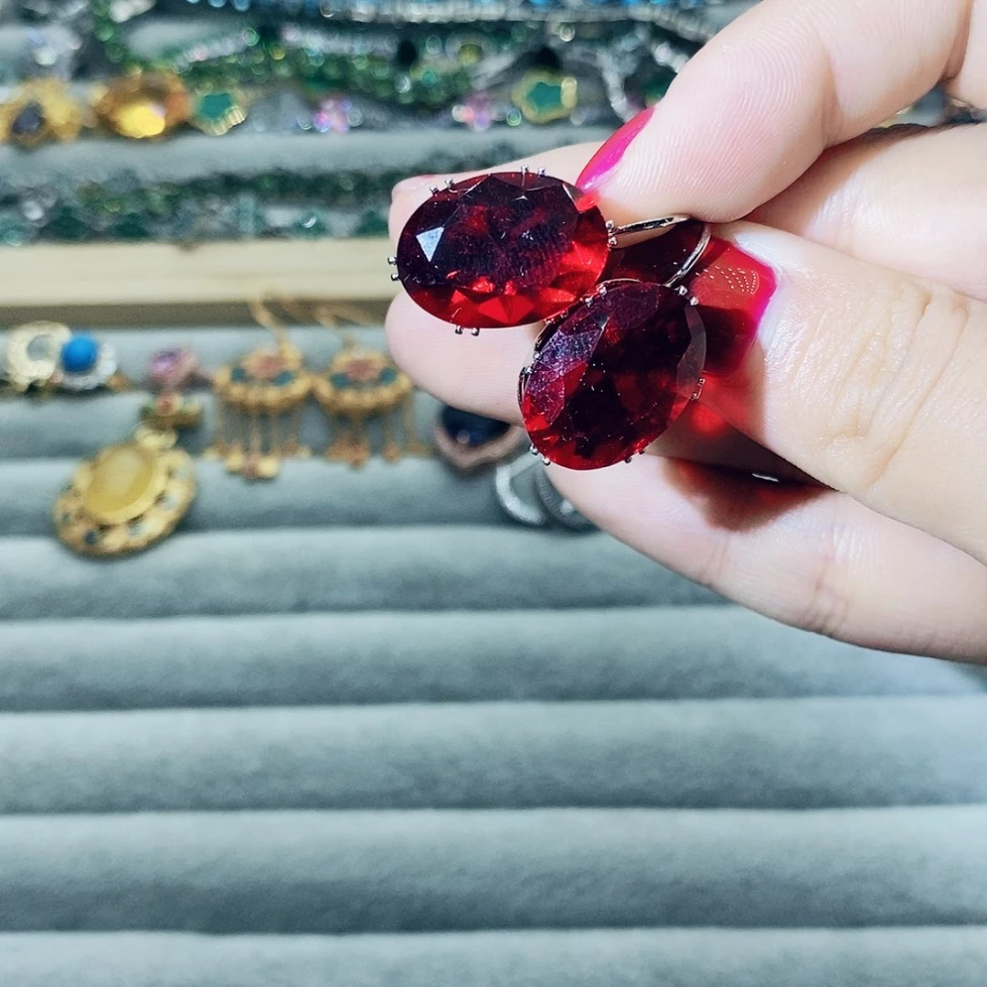 【闪购商品】银S925镶嵌托帕石耳饰