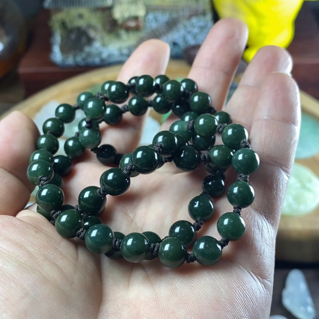 翡翠颈饰未镶嵌如**者