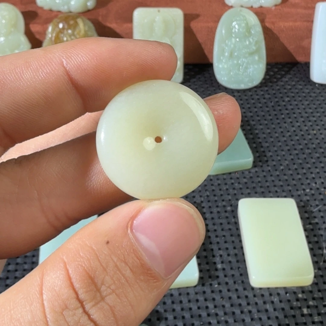 九***畞和田玉未镶嵌颈饰