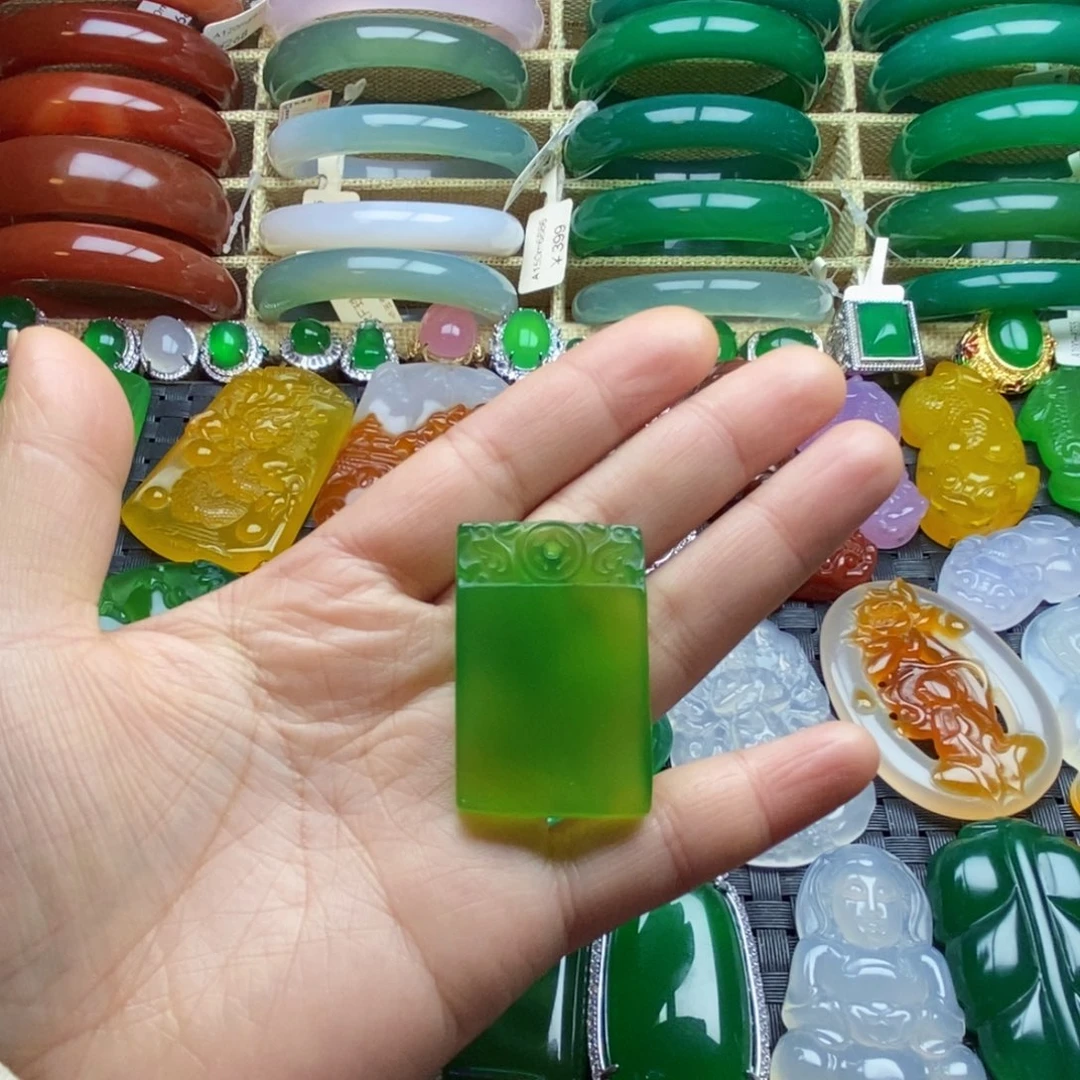 玛瑙/玉髓未镶嵌颈饰