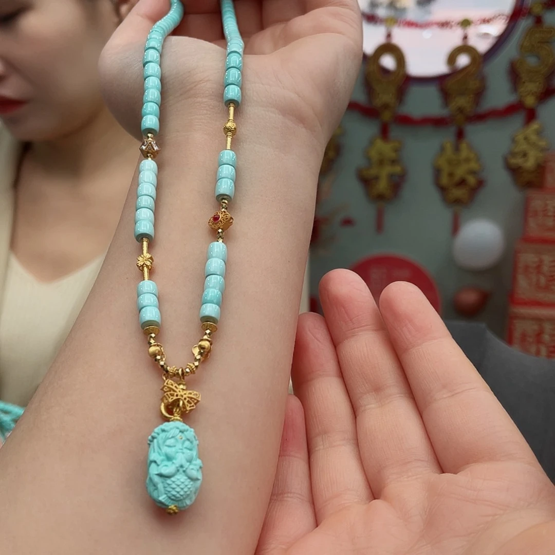 绿松石颈饰18K金镶嵌