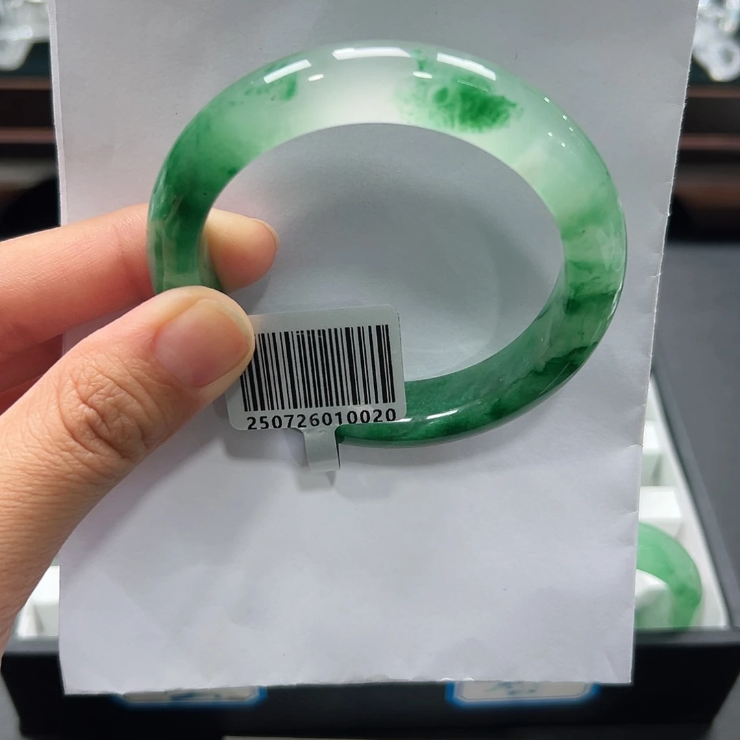 未镶嵌手镯石英质玉