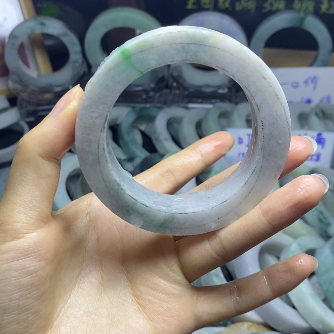 定制翡翠未镶嵌手镯