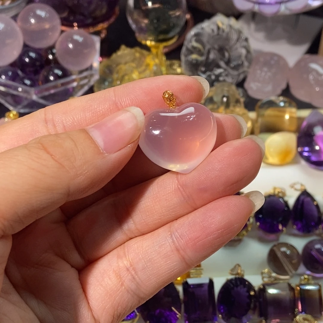 18K金镶嵌颈饰水晶