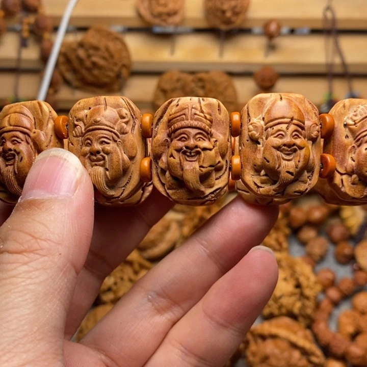 桃核雕刻横财神兽拍