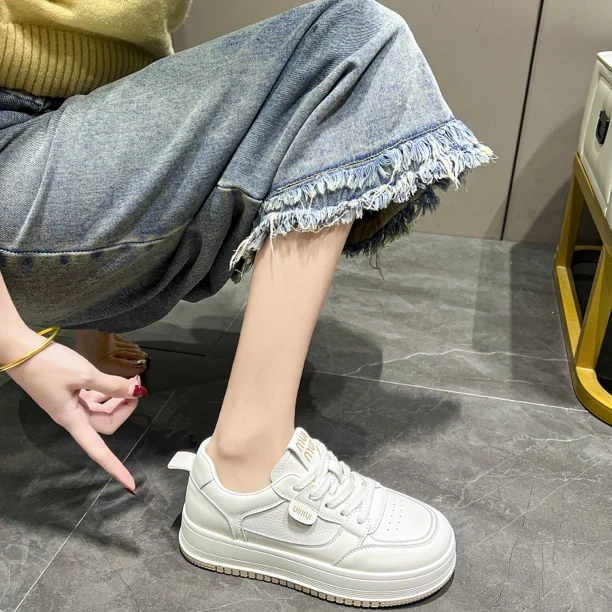 【公主屋】百搭小白鞋板鞋F67（F69）
