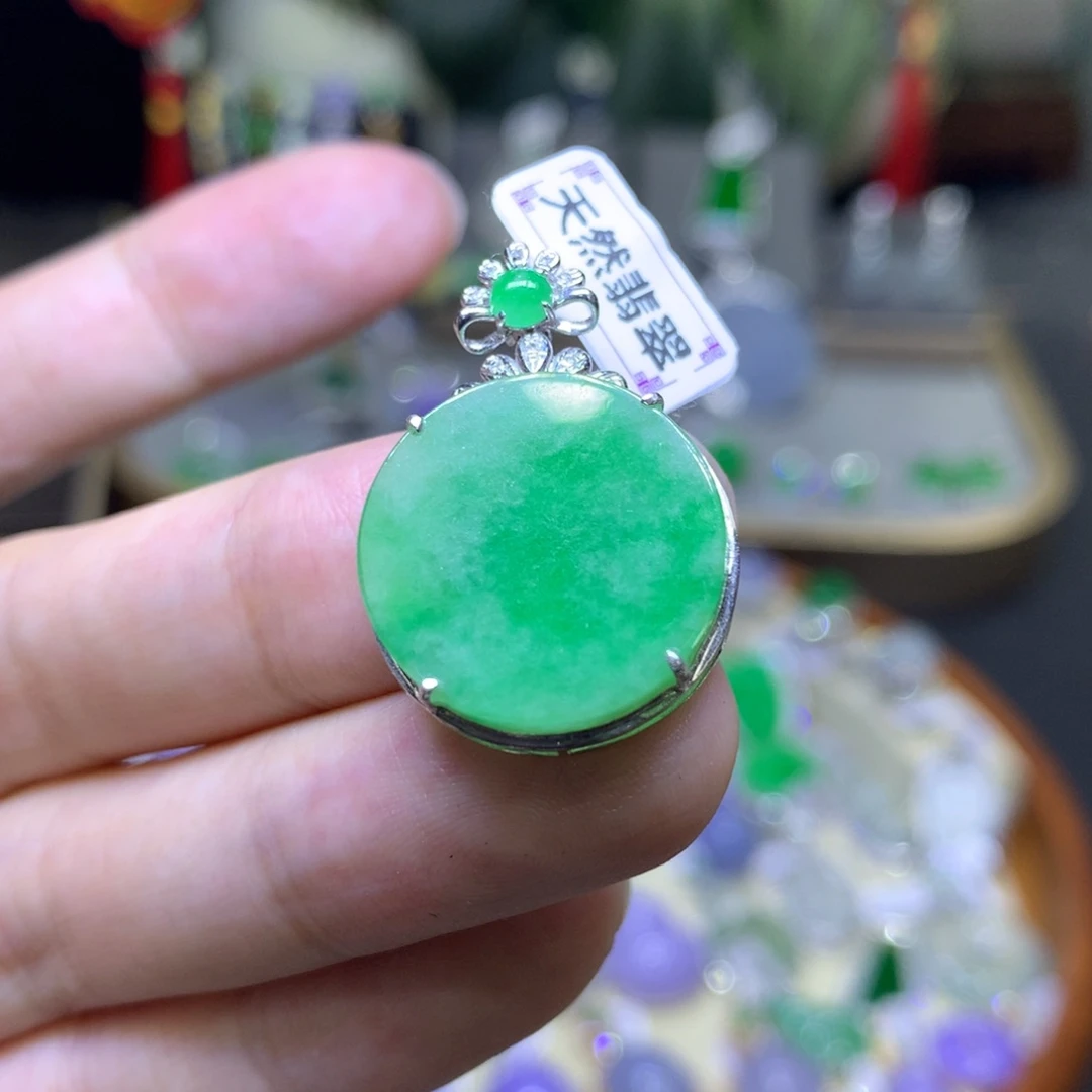 翡翠18K金镶嵌颈饰翡翠吊坠项链