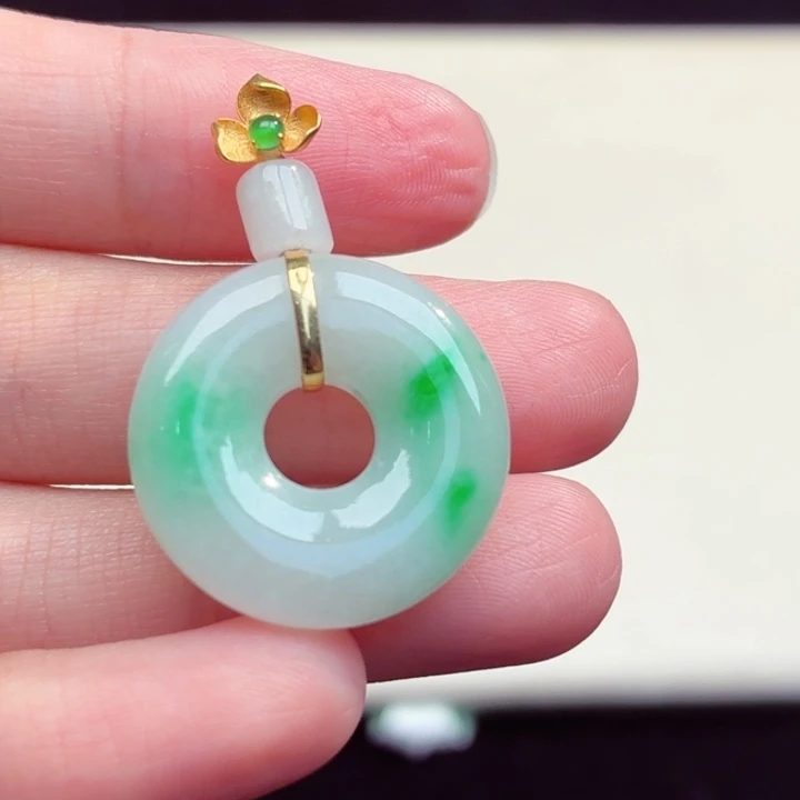 翡翠18K金镶嵌颈饰