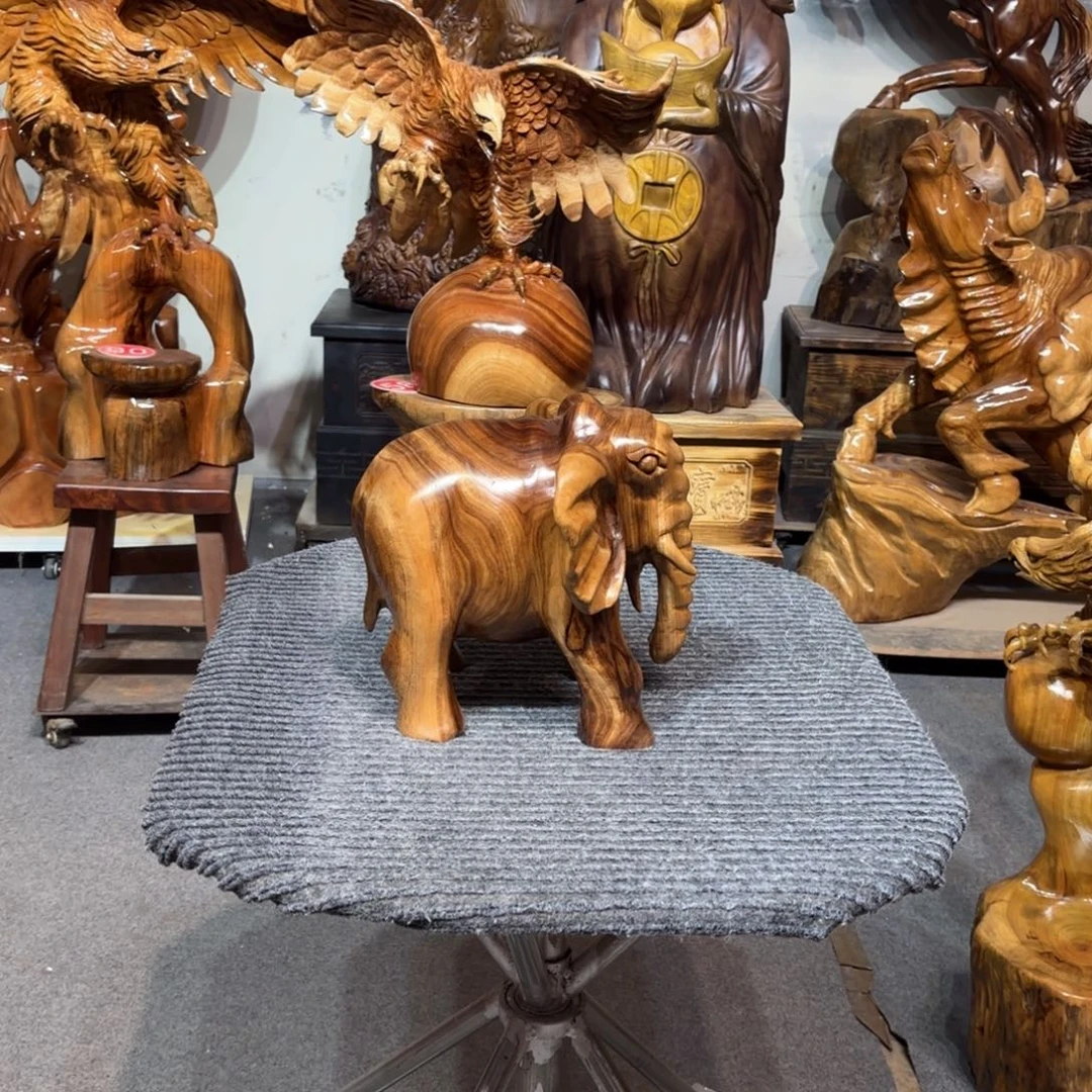 虎***湖香樟木纯手工制作工艺品