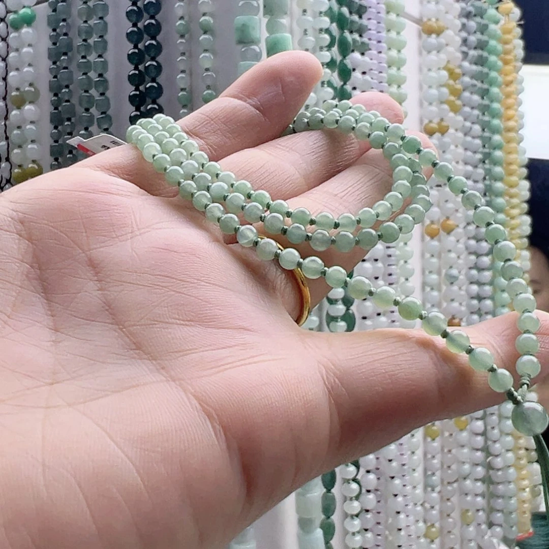 盗***艳翡翠未镶嵌颈饰卡3.8➕