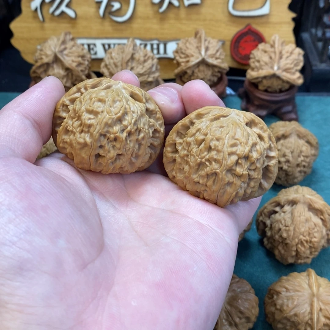 文玩核桃把件白狮子44全品