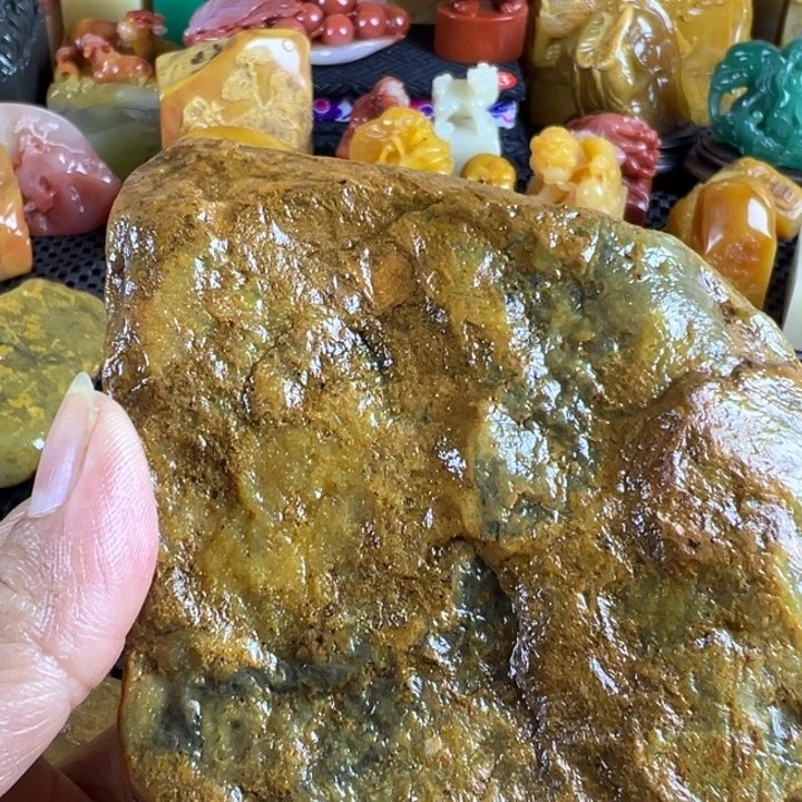 寿山石气**闲中板田一个