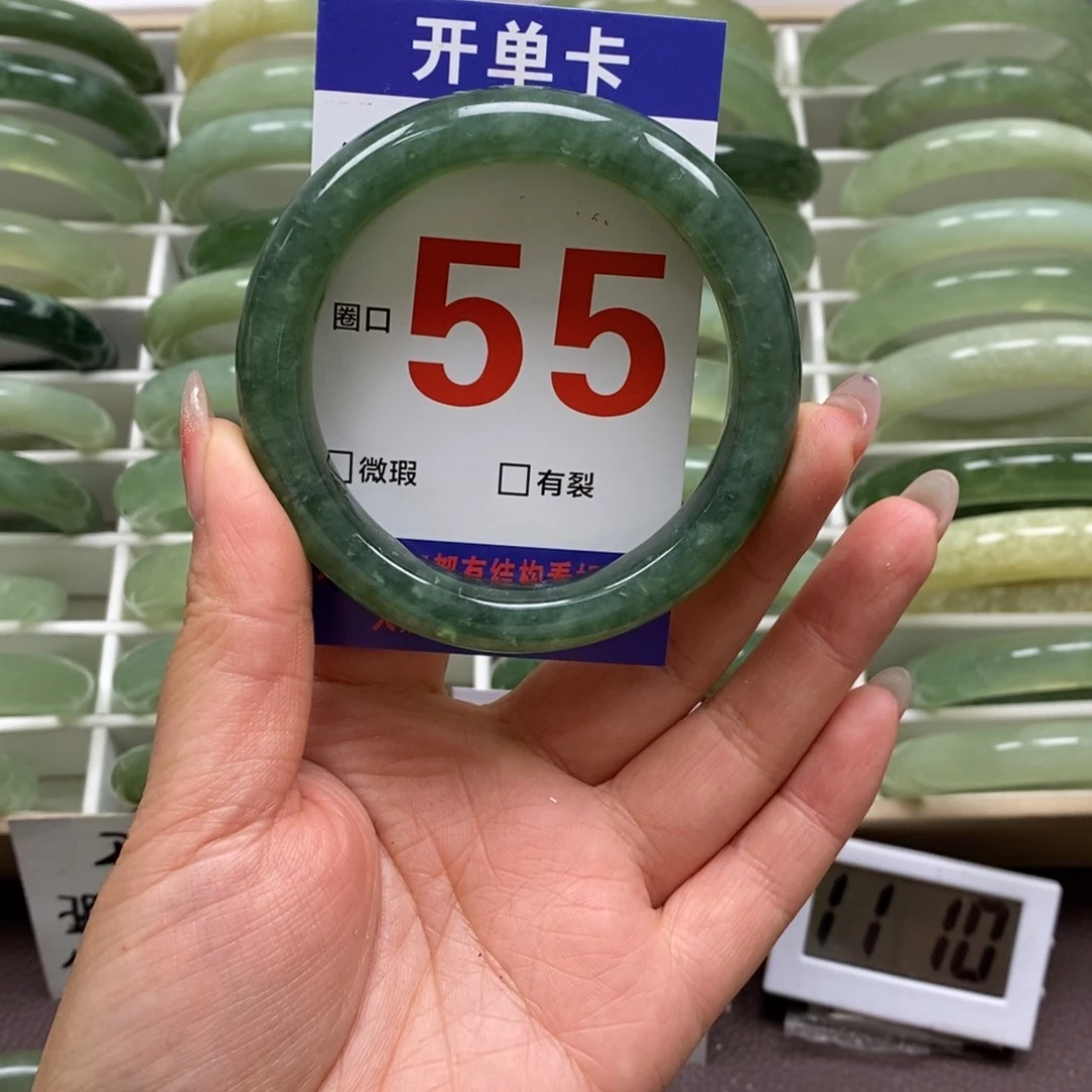 岫玉手镯未镶嵌我