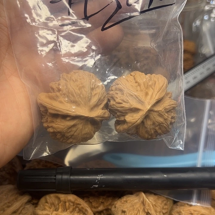 五***️桃核吊坠宫灯核桃