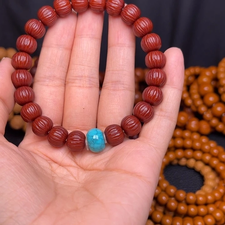 猴头核桃吊坠红911串绿