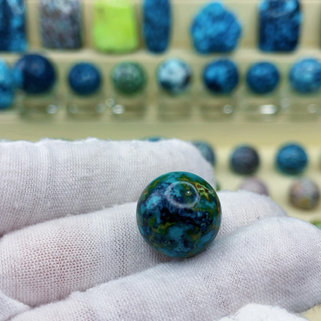 未镶嵌绿松石颈饰