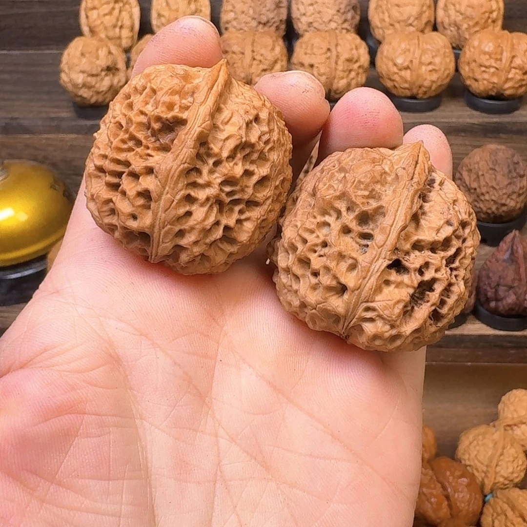 文玩核桃吊坠红**泼21金刚脸36尺寸