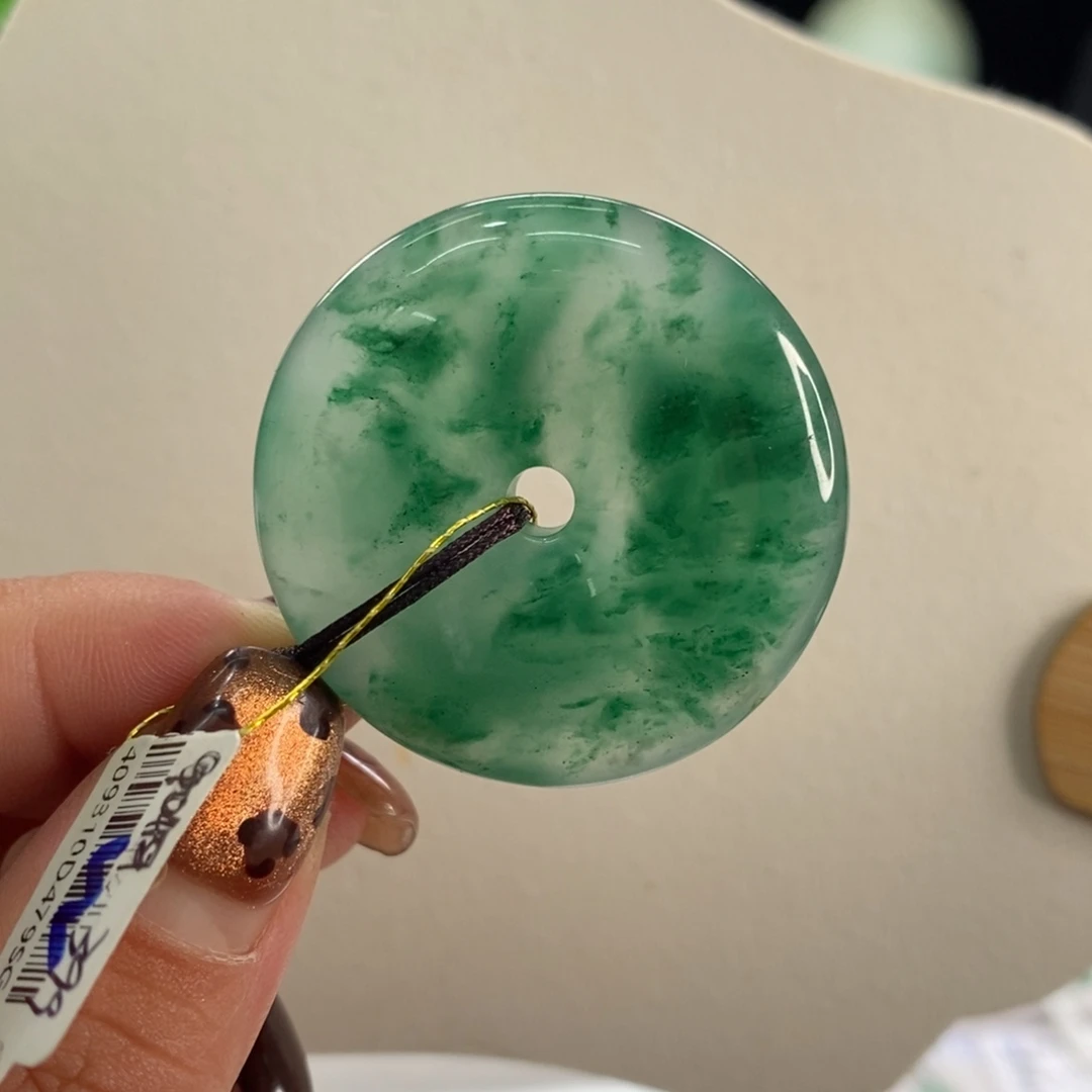 石英质玉未镶嵌颈饰