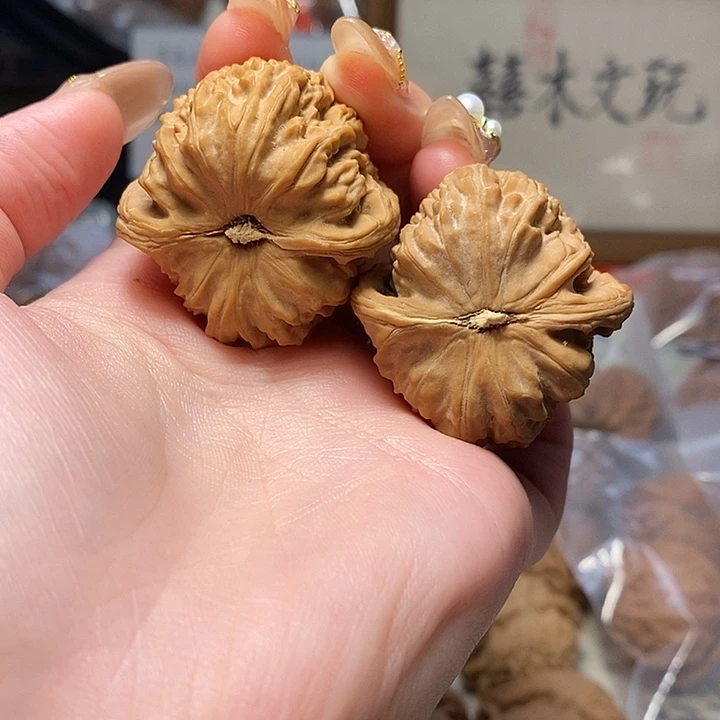 文玩核桃吊坠37+三角白
