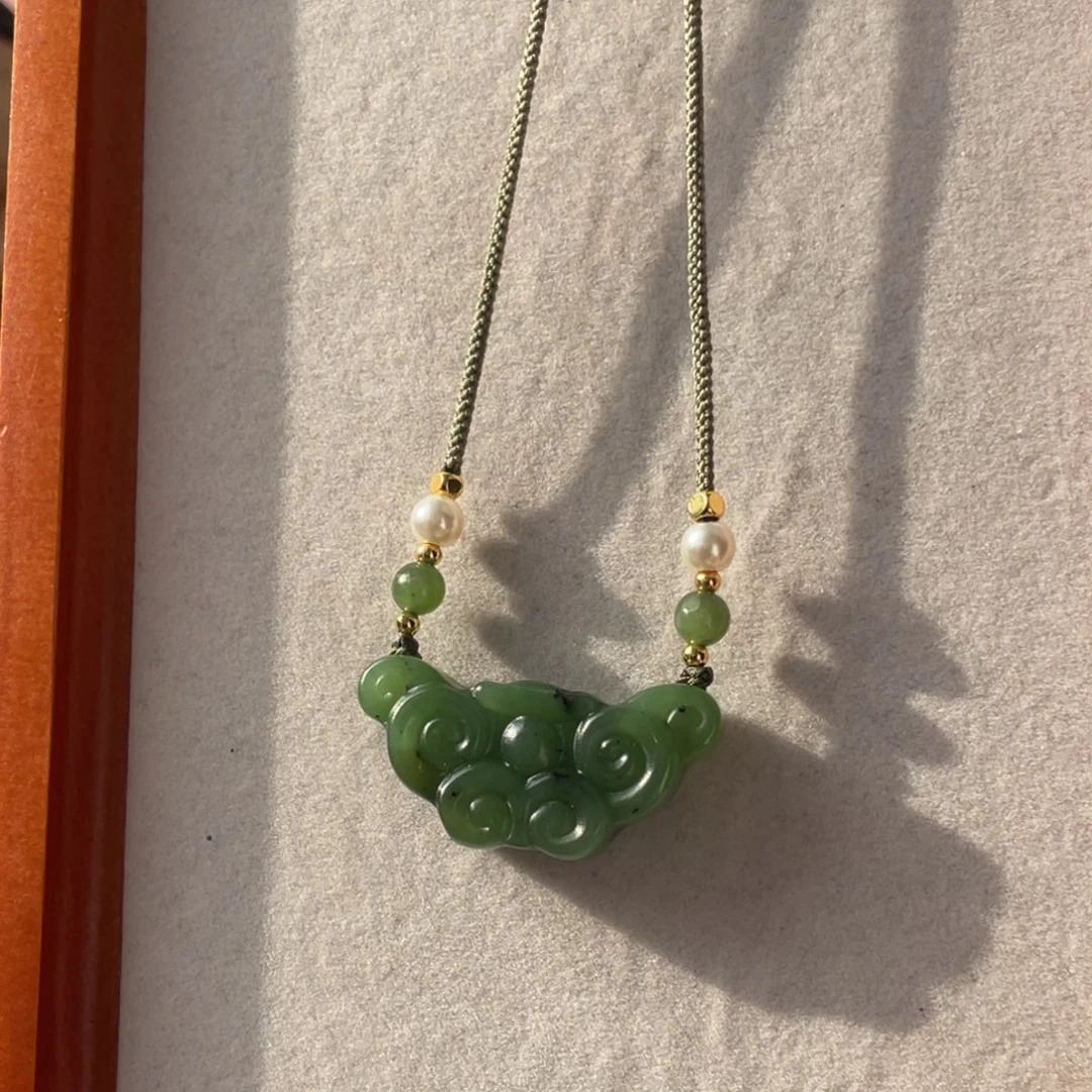 和田玉未镶嵌颈饰碧玉云卷儿