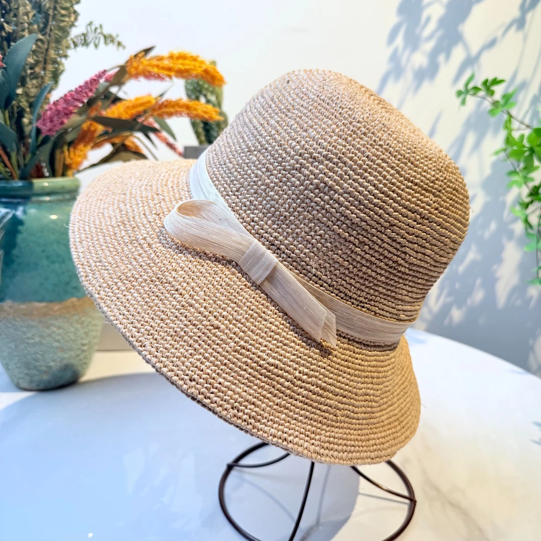 新款夏季赫本风渔夫帽女显脸小防晒帽遮阳帽草编拉菲草手钩草帽