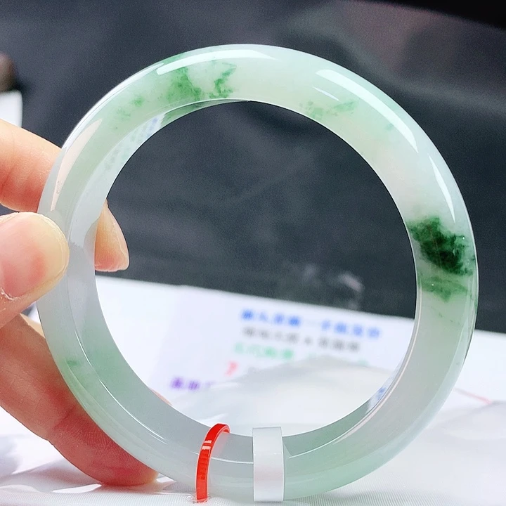 翡翠手镯未镶嵌62圈