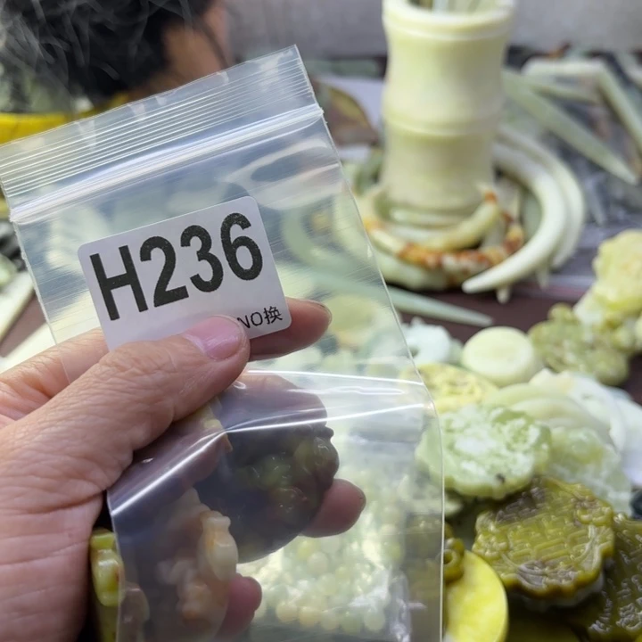 蛇纹石玉发饰合金龙*莹